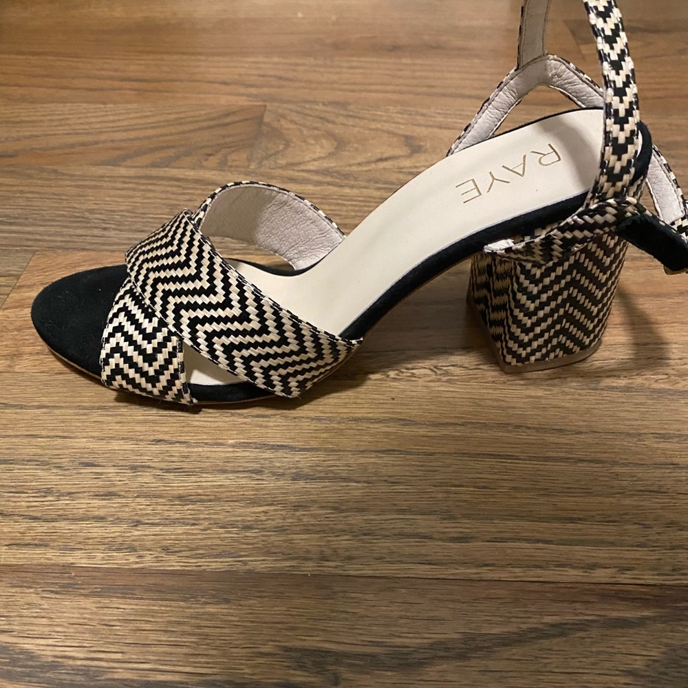 Raye sandals - Picture 2 of 3